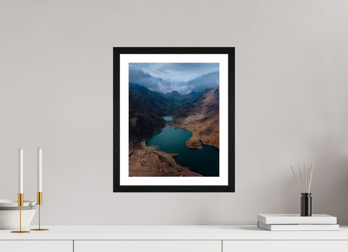 30 x 37.5 cm, Black Oak Frame Kinsaycoccha, Peru